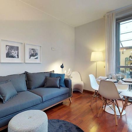 Design Apartment Near Duomo Square Milano Exteriör bild