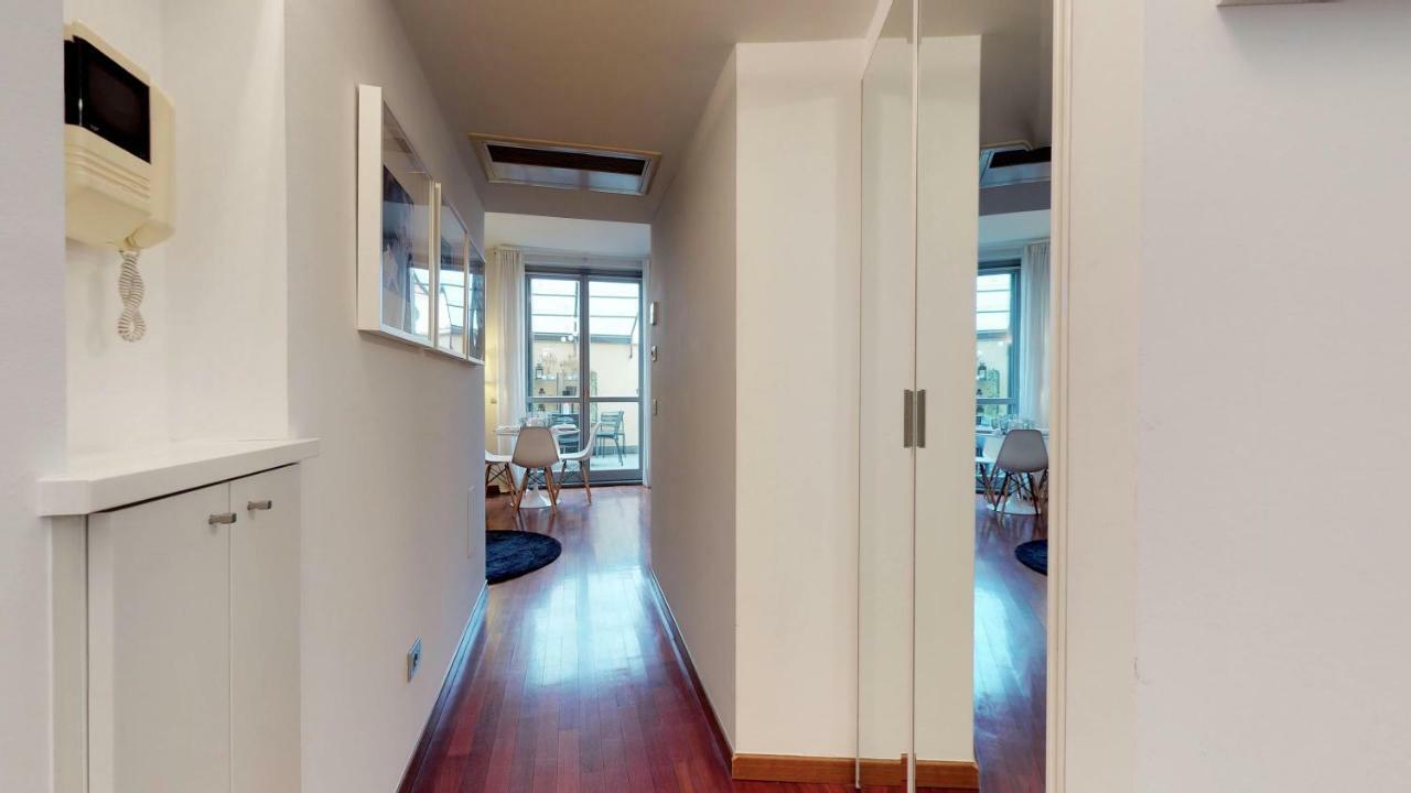 Design Apartment Near Duomo Square Milano Exteriör bild