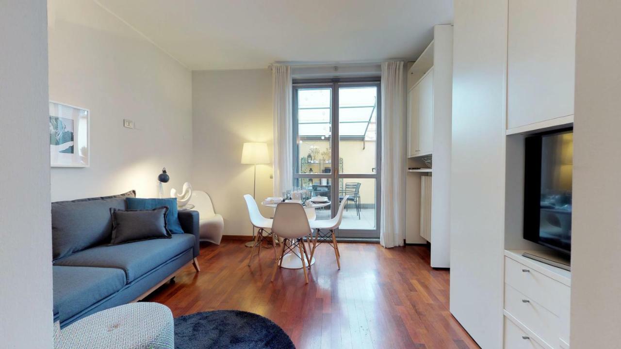 Design Apartment Near Duomo Square Milano Exteriör bild