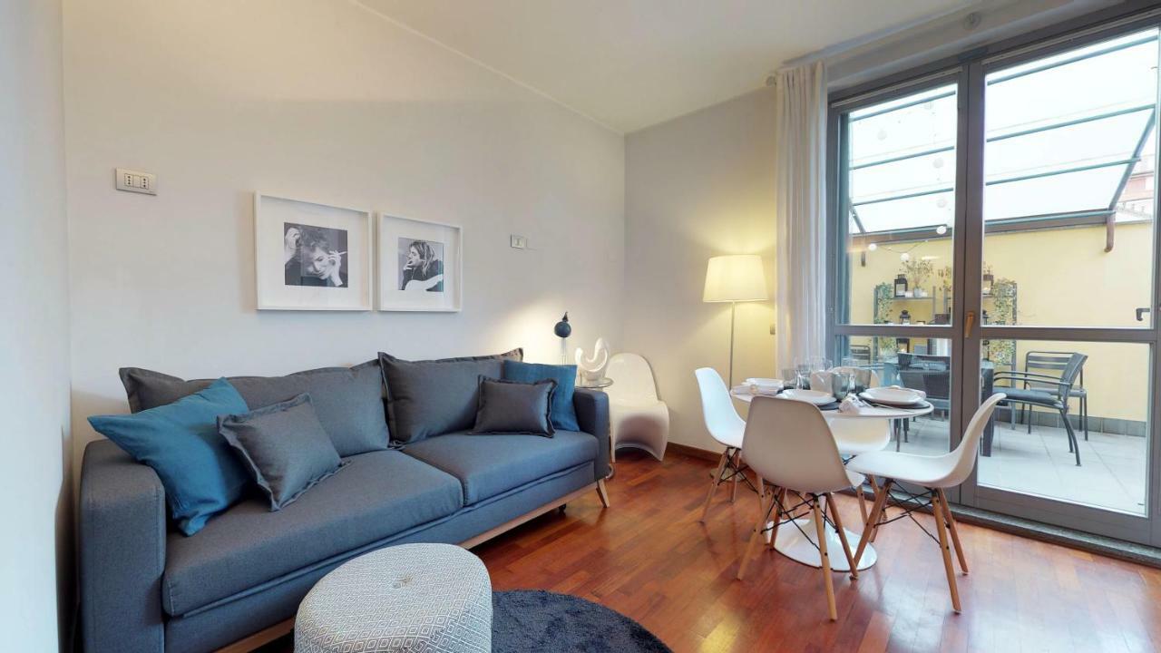 Design Apartment Near Duomo Square Milano Exteriör bild