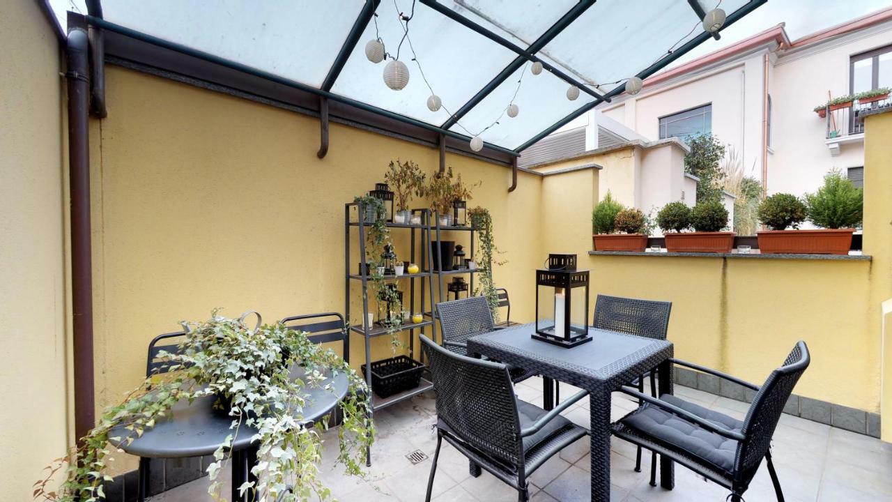 Design Apartment Near Duomo Square Milano Exteriör bild